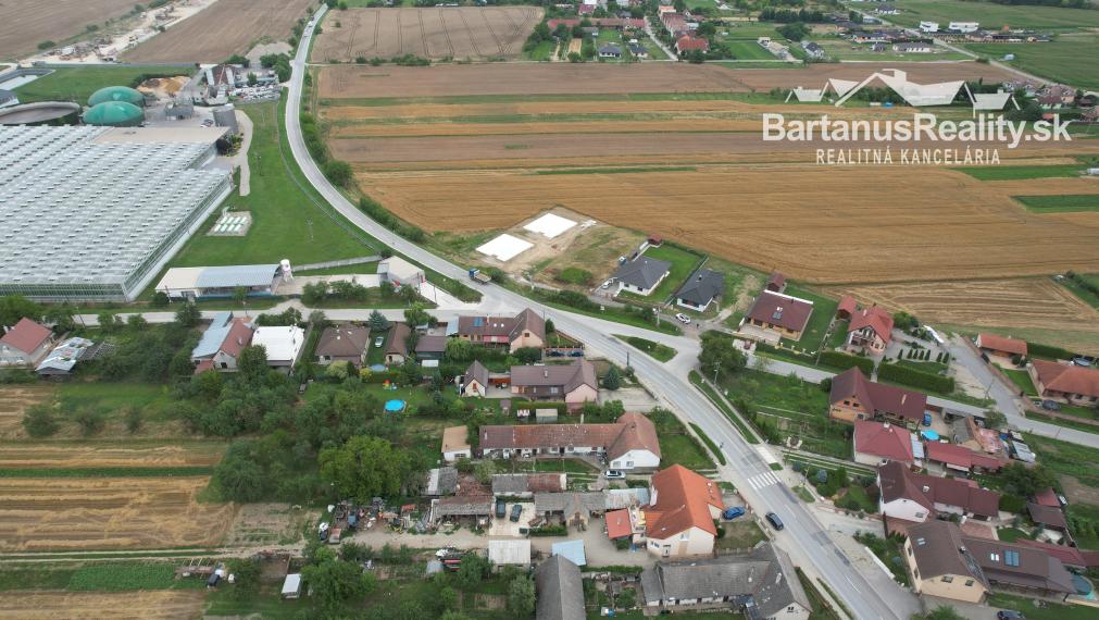 BartanusReality - Na predaj zaujímavý 5 izbový rodinný dom v obci Kameničany pri Dubnici nad Váhom. Znížená cena!!!