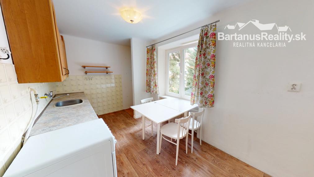 BartanusReality - !!!!! REZERVOVANÝ !!!!!  2-izbový byt v Trenčíne na ul. 28.októbra.