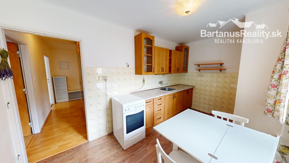 BartanusReality - !!!!! REZERVOVANÝ !!!!!  2-izbový byt v Trenčíne na ul. 28.októbra.