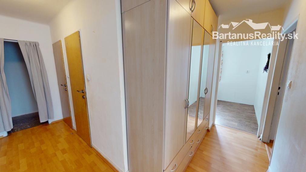 BartanusReality - !!!!! REZERVOVANÝ !!!!!  2-izbový byt v Trenčíne na ul. 28.októbra.