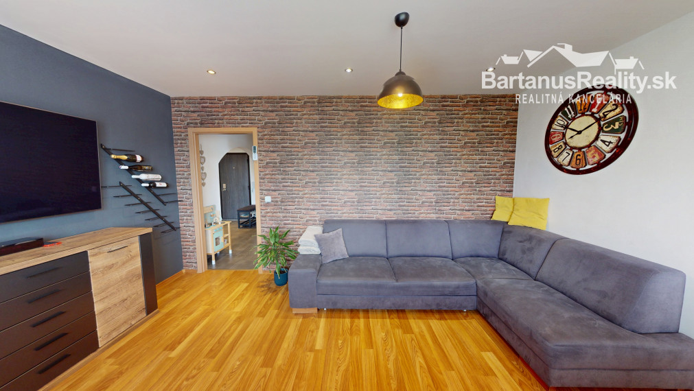 BartanusReality - !!!!! REZERVOVANÝ !!!!!  zrekonštruovaný 4 izbový byt v Trenčíne, Žilinská ulica.