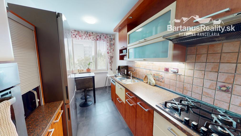 BartanusReality - !!!!! REZERVOVANÝ !!!!!  zrekonštruovaný 4 izbový byt v Trenčíne, Žilinská ulica.