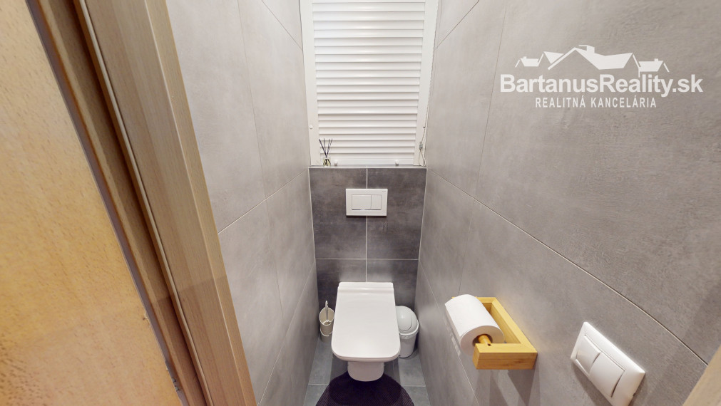 BartanusReality - !!!!! REZERVOVANÝ !!!!!  zrekonštruovaný 4 izbový byt v Trenčíne, Žilinská ulica.