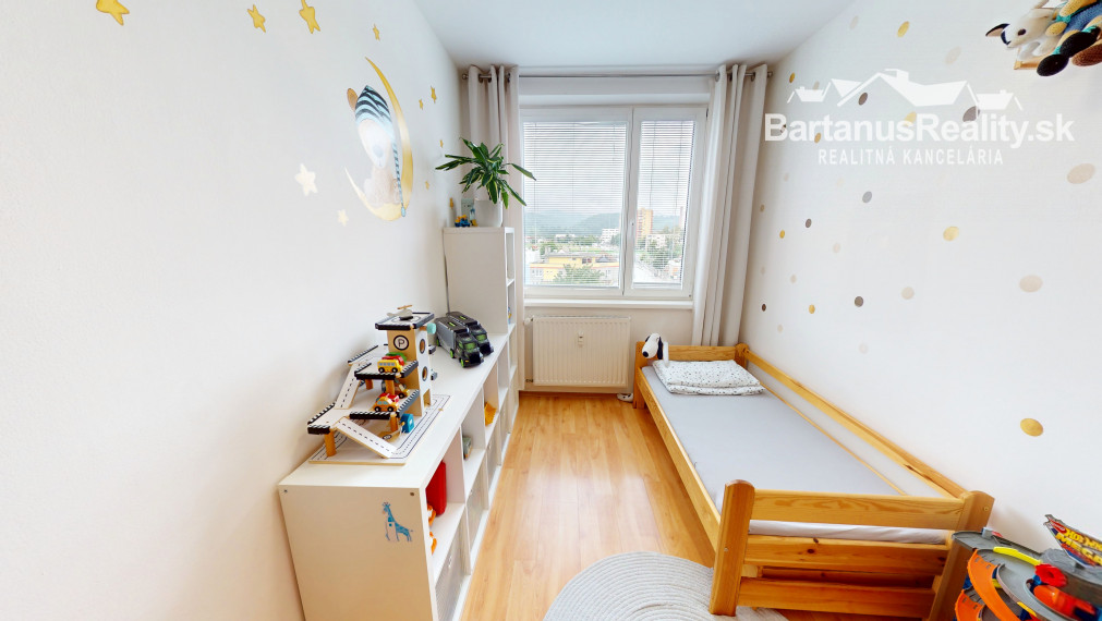 BartanusReality - !!!!! REZERVOVANÝ !!!!!  zrekonštruovaný 4 izbový byt v Trenčíne, Žilinská ulica.