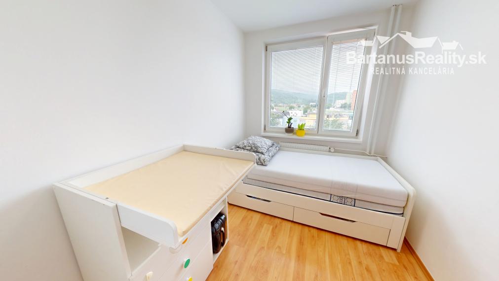 BartanusReality - !!!!! REZERVOVANÝ !!!!!  zrekonštruovaný 4 izbový byt v Trenčíne, Žilinská ulica.