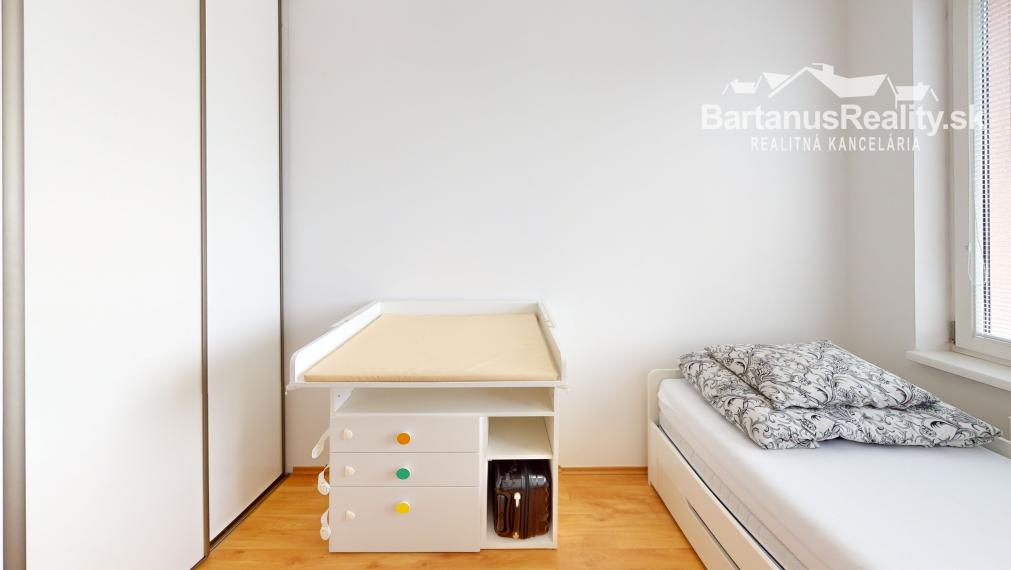 BartanusReality - !!!!! REZERVOVANÝ !!!!!  zrekonštruovaný 4 izbový byt v Trenčíne, Žilinská ulica.