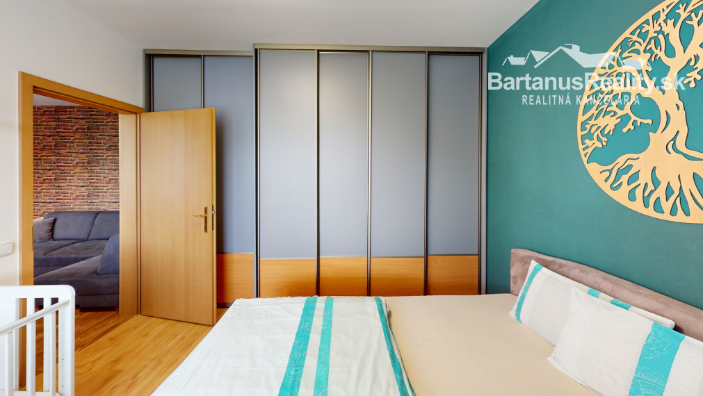 BartanusReality - !!!!! REZERVOVANÝ !!!!!  zrekonštruovaný 4 izbový byt v Trenčíne, Žilinská ulica.