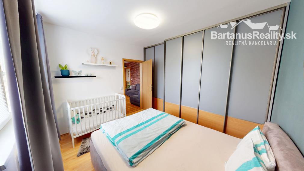 BartanusReality - !!!!! REZERVOVANÝ !!!!!  zrekonštruovaný 4 izbový byt v Trenčíne, Žilinská ulica.