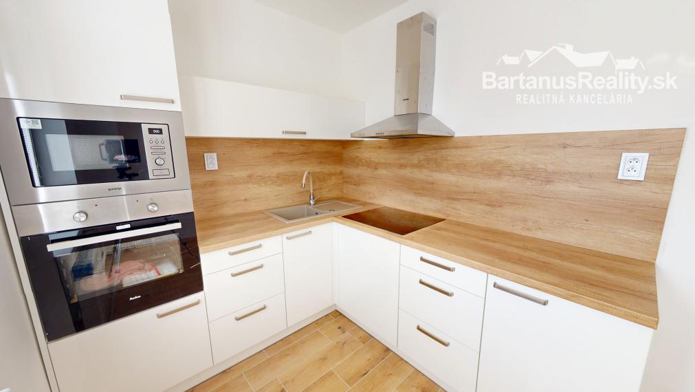 BartanusReality - Na predaj kompletne zrekoštruovaný 3 izbový byt v Novej Dubnici, P.O. Hviezdoslava.