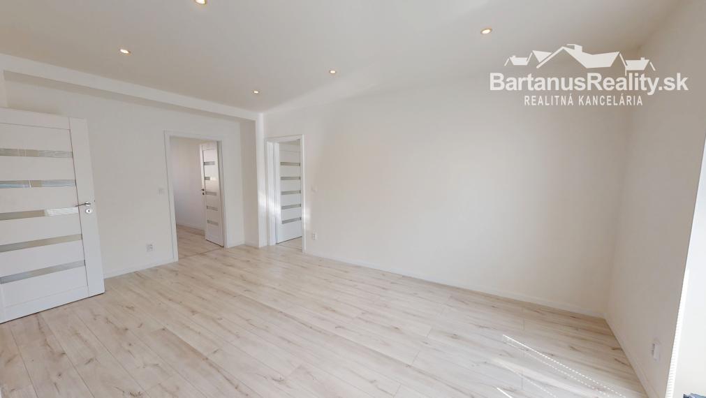 BartanusReality - Na predaj kompletne zrekoštruovaný 3 izbový byt v Novej Dubnici, P.O. Hviezdoslava.