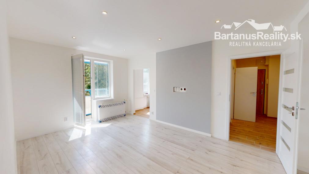 BartanusReality - Na predaj kompletne zrekoštruovaný 3 izbový byt v Novej Dubnici, P.O. Hviezdoslava.