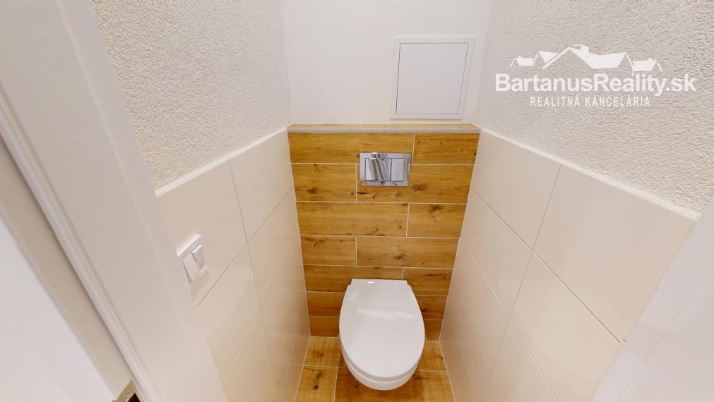 BartanusReality - Na predaj kompletne zrekoštruovaný 3 izbový byt v Novej Dubnici, P.O. Hviezdoslava.