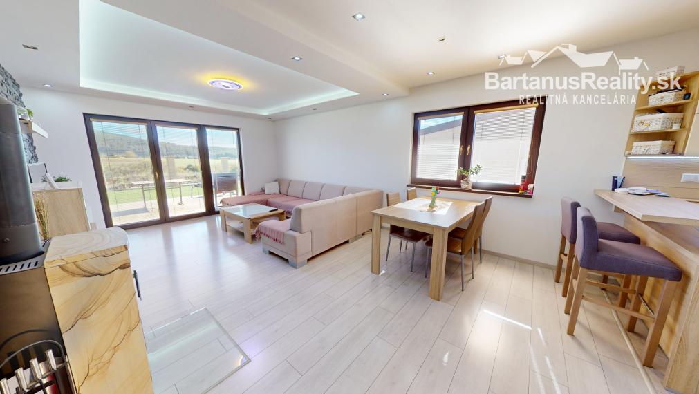 Na predaj novostavba rozmerného, 4 izbového rodinného domu s garážou v obci Trenčianske Mitice, časť Zemianske Mitice.