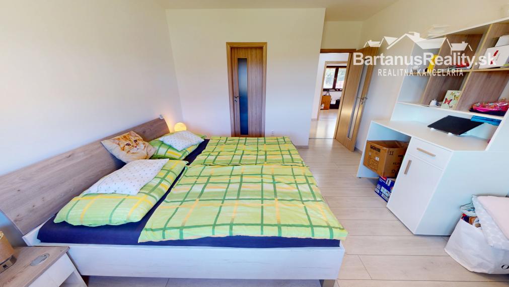 Na predaj novostavba rozmerného, 4 izbového rodinného domu s garážou v obci Trenčianske Mitice, časť Zemianske Mitice.