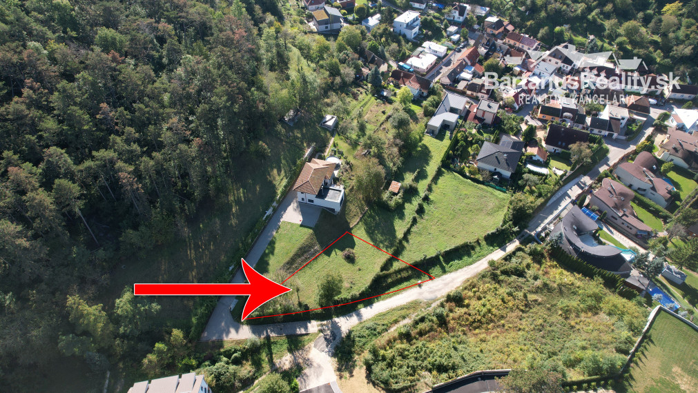 Na predaj exkluzívny pozemok v centre Trenčína, ul. Partizánska, Pod Brezinou o rozlohe 526 m2