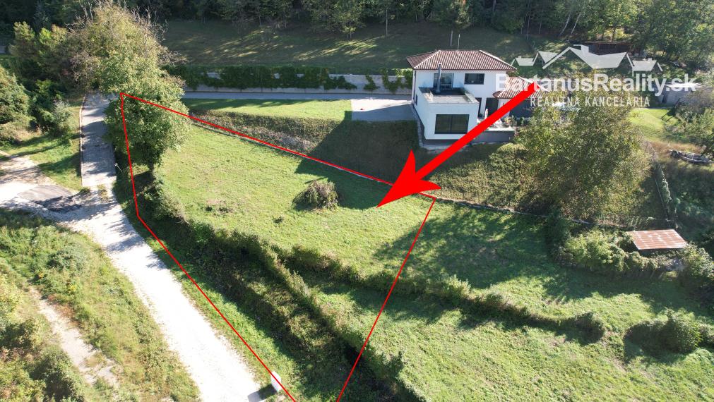 Na predaj exkluzívny pozemok v centre Trenčína, ul. Partizánska, Pod Brezinou o rozlohe 526 m2