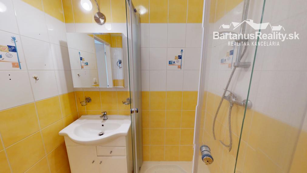 BartanusReality - !!!!! REZERVOVANÝ !!!!! zaujímavý 2 izbový byt v Trenčíne, Juh, Bazovského ulica.