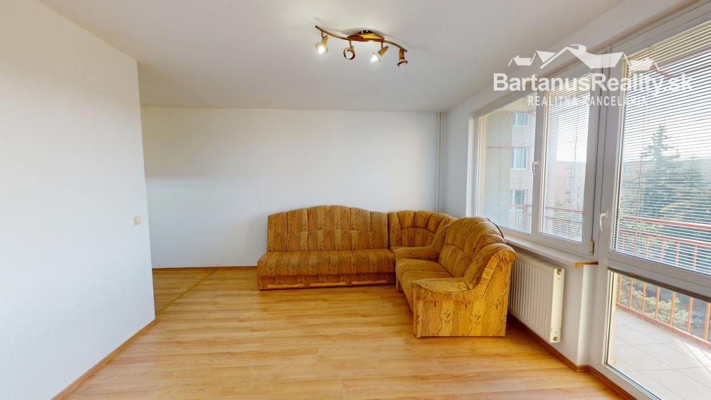 BartanusReality - !!!!! REZERVOVANÝ !!!!! zaujímavý 2 izbový byt v Trenčíne, Juh, Bazovského ulica.