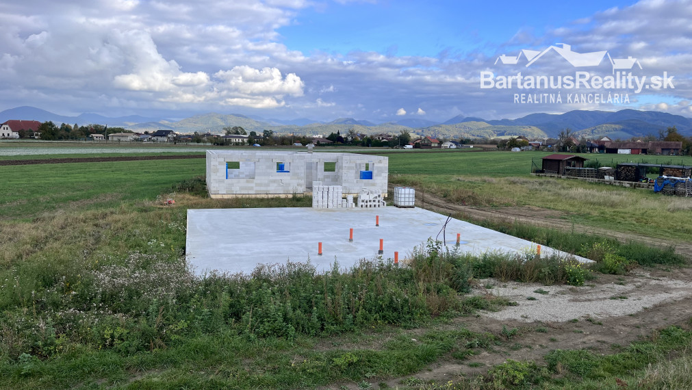 BartanusReality - Na predaj rozmerná novostavba 5 izbového rodinného domu v obci Kameničany pri Dubnici nad Váhom. Znížená cena!!!