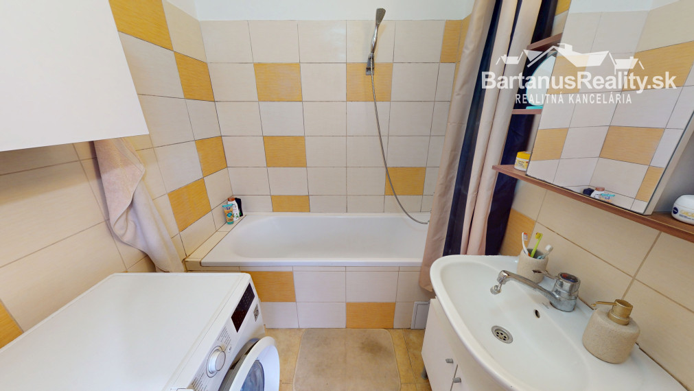 BartanusReality - Na predaj 2-izbový byt v Trenčíne, ul. K.Šmidkeho.