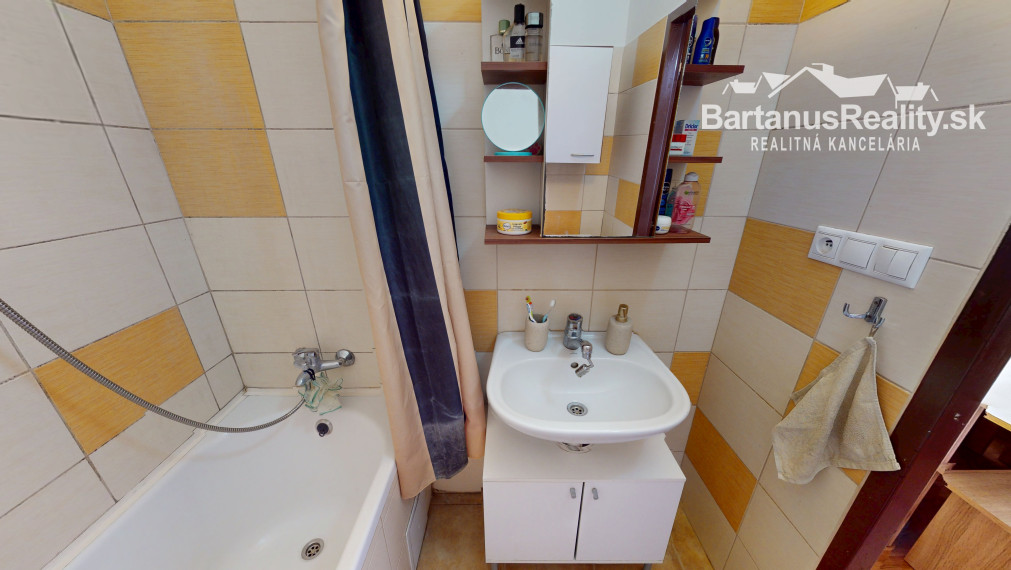 BartanusReality - Na predaj 2-izbový byt v Trenčíne, ul. K.Šmidkeho.