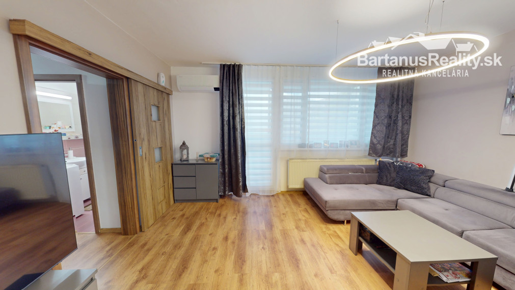 BartanusReality - Na predaj krásny, kompletne zrekonštruovaný 3 izbový byt v Trenčíne, Juh, Jána Halašu. ZNÍŽENÁ CENA!!!