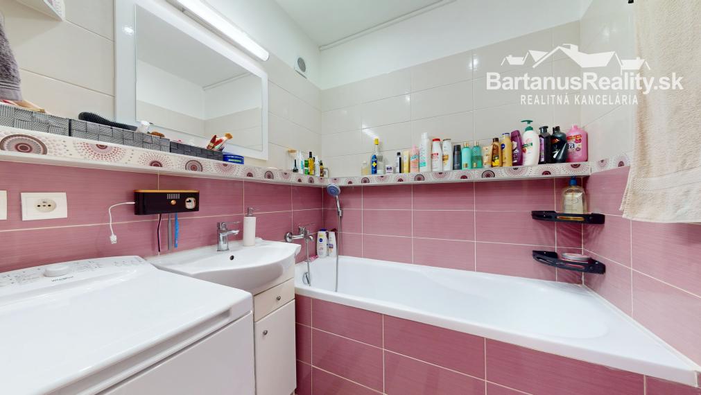 BartanusReality - Na predaj krásny, kompletne zrekonštruovaný 3 izbový byt v Trenčíne, Juh, Jána Halašu. ZNÍŽENÁ CENA!!!