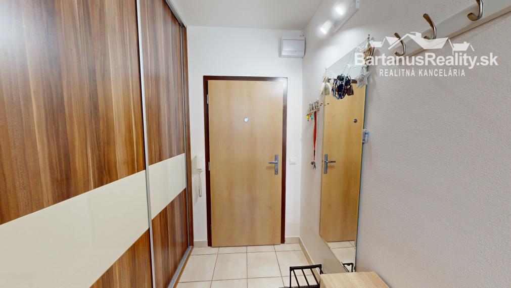 BartanusReality - Na predaj krásny, kompletne zrekonštruovaný 3 izbový byt v Trenčíne, Juh, Jána Halašu. ZNÍŽENÁ CENA!!!