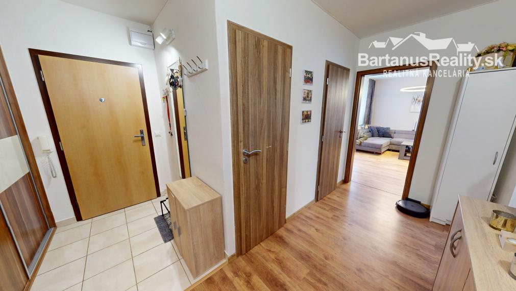 BartanusReality - Na predaj krásny, kompletne zrekonštruovaný 3 izbový byt v Trenčíne, Juh, Jána Halašu. ZNÍŽENÁ CENA!!!