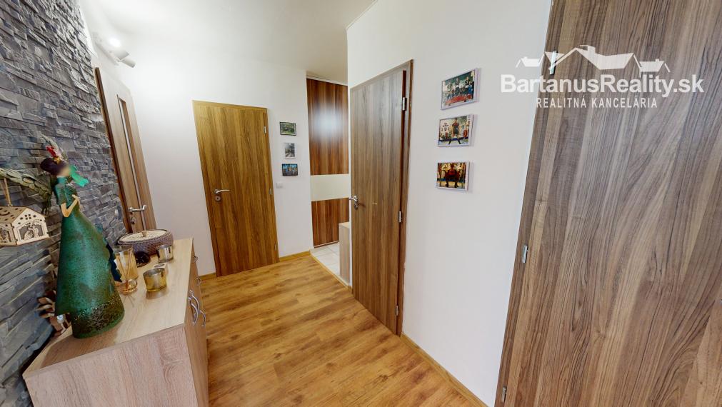 BartanusReality - Na predaj krásny, kompletne zrekonštruovaný 3 izbový byt v Trenčíne, Juh, Jána Halašu. ZNÍŽENÁ CENA!!!