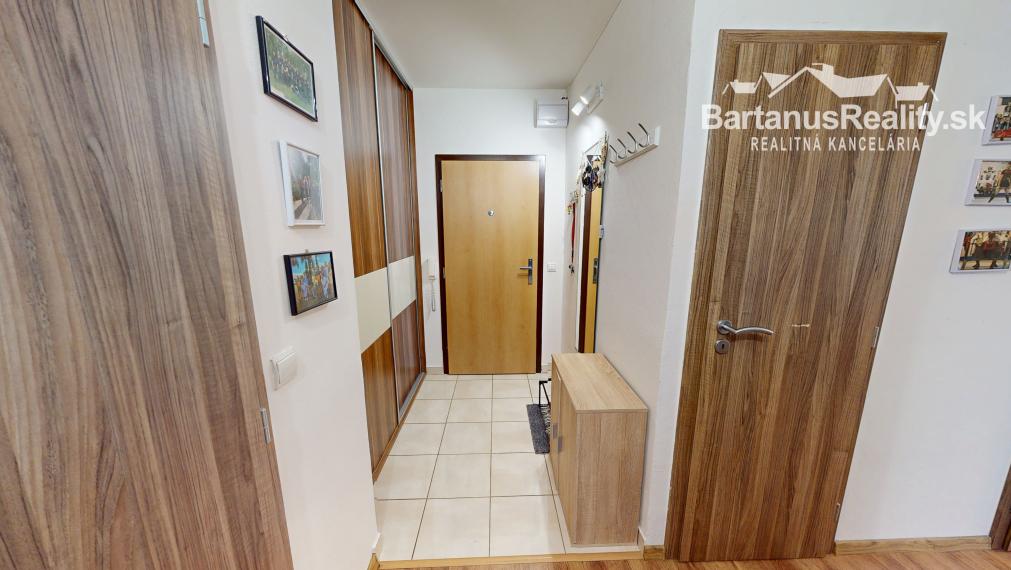 BartanusReality - Na predaj krásny, kompletne zrekonštruovaný 3 izbový byt v Trenčíne, Juh, Jána Halašu. ZNÍŽENÁ CENA!!!