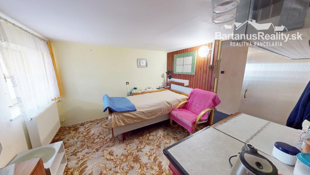 BartanusReality - Na predaj zaujímavý vidiecky, rodinný dom v obci Hrabovka pri Trenčíne.