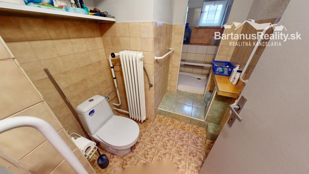 BartanusReality - Na predaj zaujímavý vidiecky, rodinný dom v obci Hrabovka pri Trenčíne.