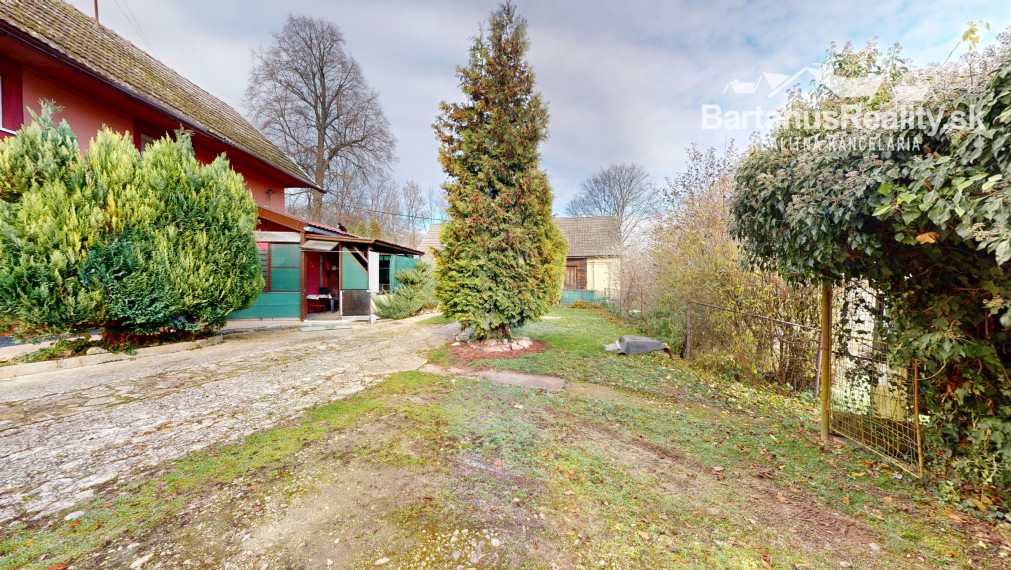 BartanusReality - Na predaj zaujímavý vidiecky, rodinný dom v obci Hrabovka pri Trenčíne.