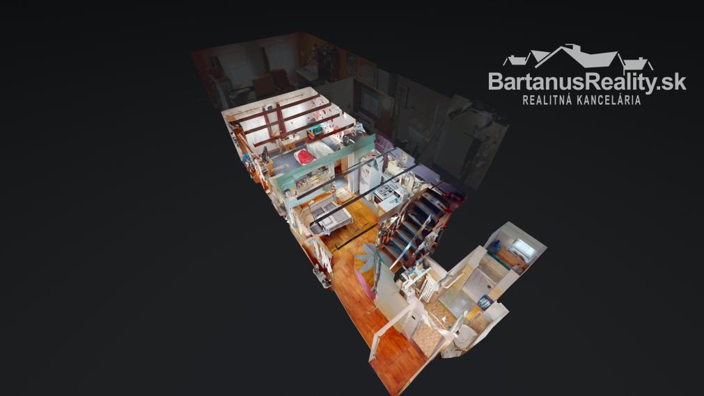 BartanusReality - Na predaj zaujímavý vidiecky, rodinný dom v obci Hrabovka pri Trenčíne.