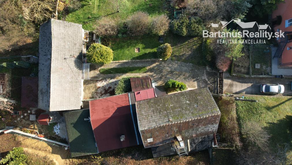 BartanusReality - Na predaj zaujímavý vidiecky, rodinný dom v obci Hrabovka pri Trenčíne.