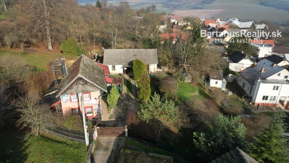 BartanusReality - Na predaj zaujímavý vidiecky, rodinný dom v obci Hrabovka pri Trenčíne.