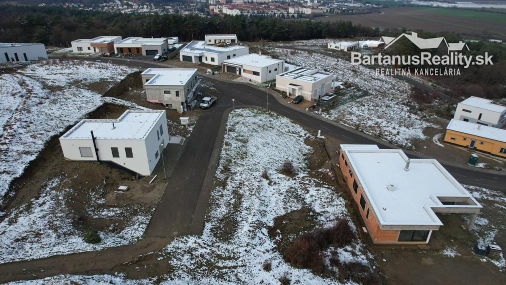 BartanusReality - Na predaj exkluzívny pozemok o rozlohe 553m2 v Nove Dubnici, časť Medové Lúky.