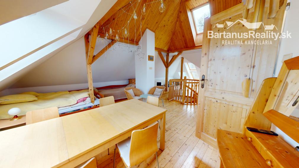 BartanusrReality - Na predaj zaujímavý rodinný dom v obci Moravany nad Váhom v tesnej blízkosti mesta Piešťany.