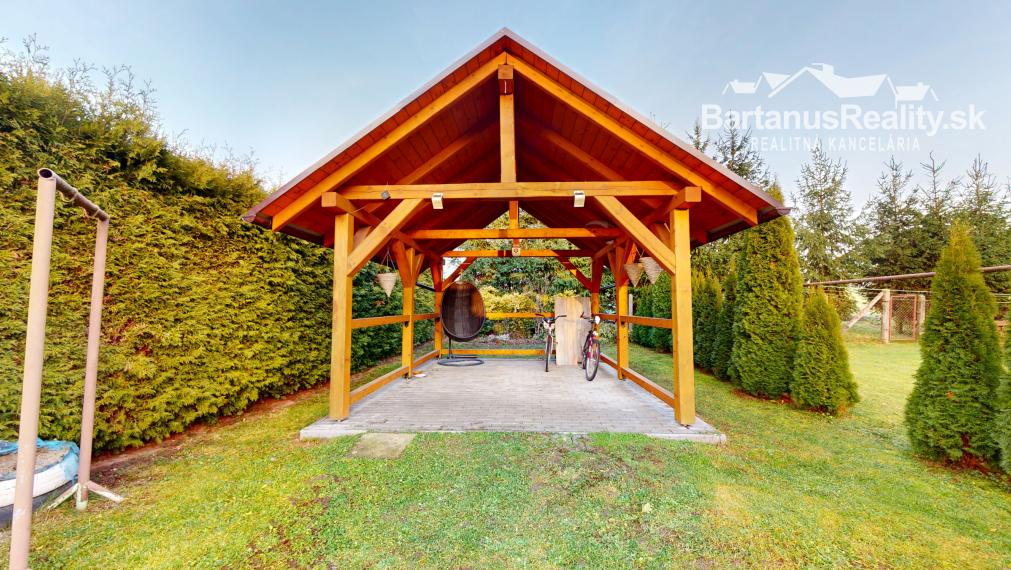 BartanusReality - Na predaj krásny, kompletne zrekonštruovaný 2 izbový byt v obci Bobot, 10km. od Trenčianskych Teplíc.