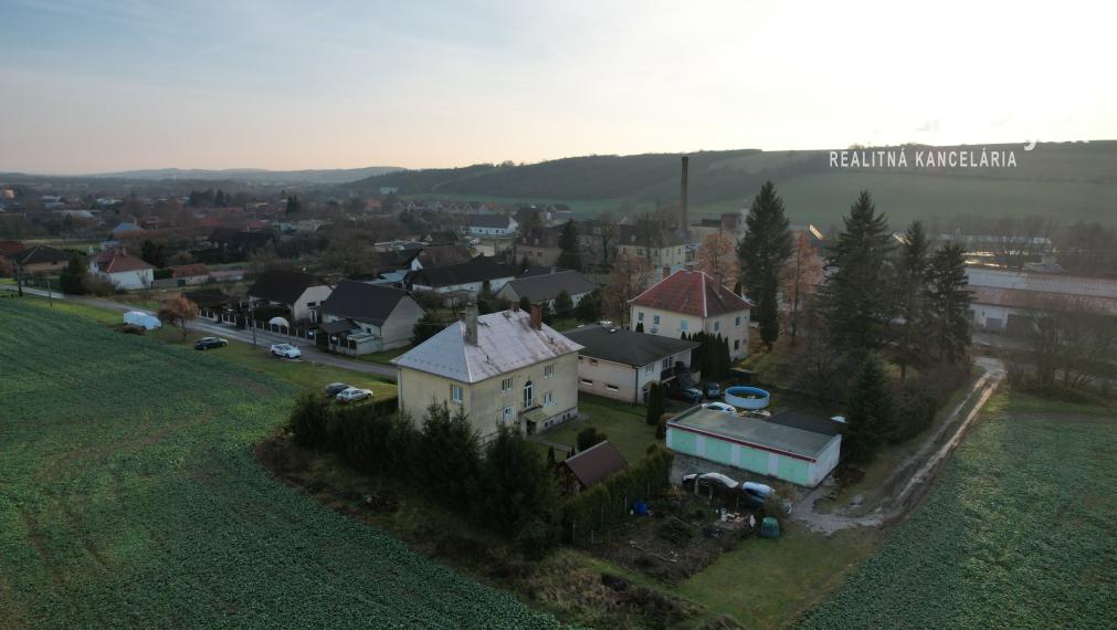 BartanusReality - Na predaj krásny, kompletne zrekonštruovaný 2 izbový byt v obci Bobot, 10km. od Trenčianskych Teplíc.