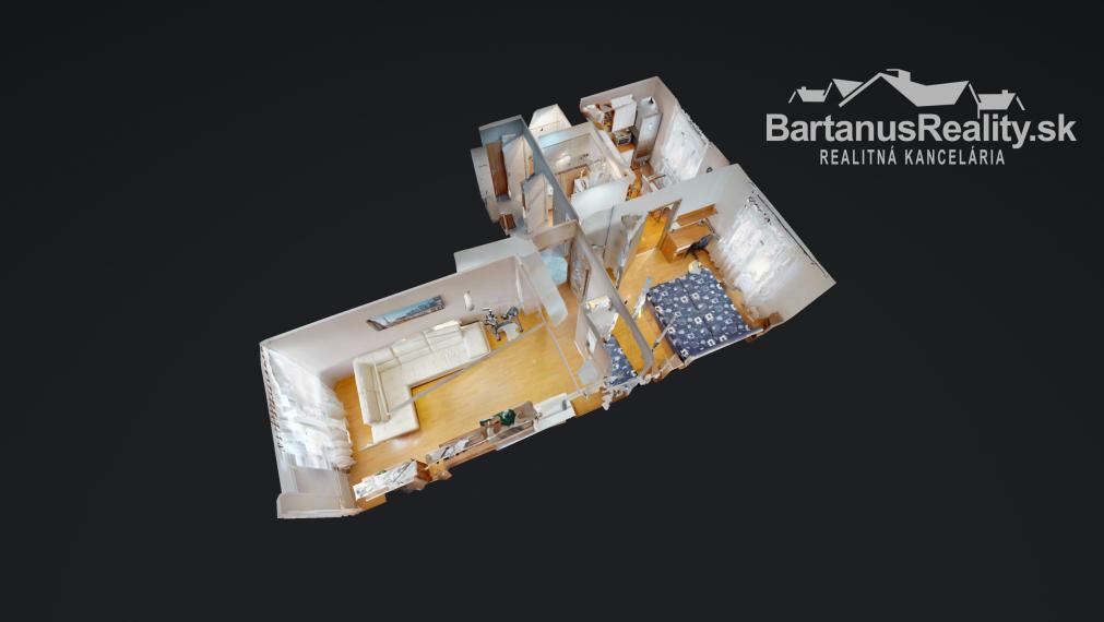 Na predaj čiastočne zrekonštruovaný 2 izbový byt na námestí v Novej Dubnici, Komenského sady.