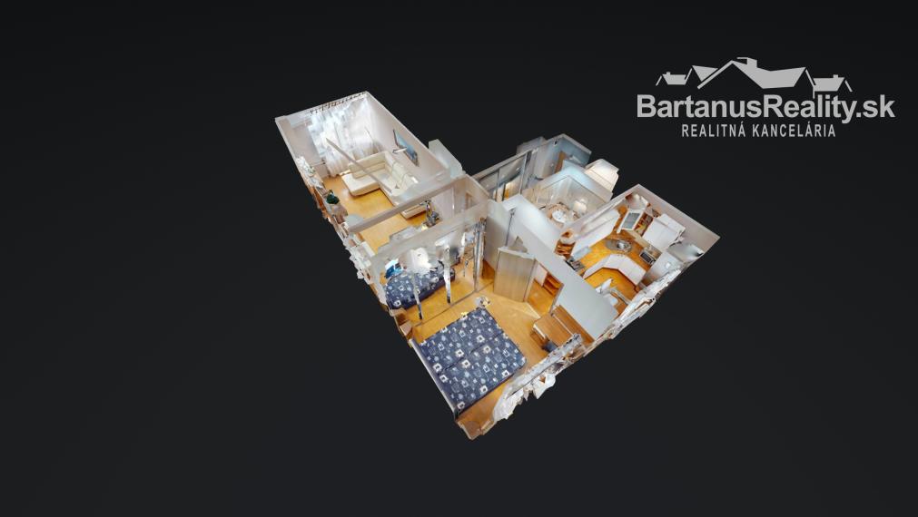 Na predaj čiastočne zrekonštruovaný 2 izbový byt na námestí v Novej Dubnici, Komenského sady.