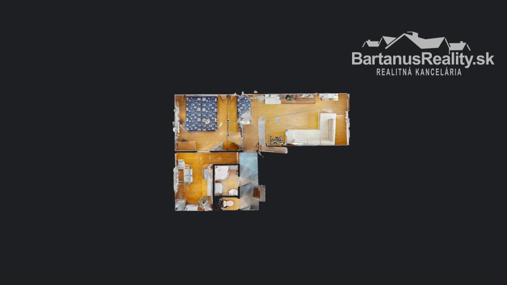 Na predaj čiastočne zrekonštruovaný 2 izbový byt na námestí v Novej Dubnici, Komenského sady.