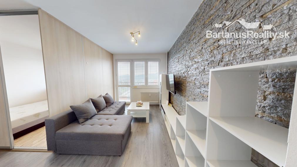 BartanusReality - Na prenájom kompletne zrekonštruovaný 1 izbový byt v Trenčíne, Pred poľom.