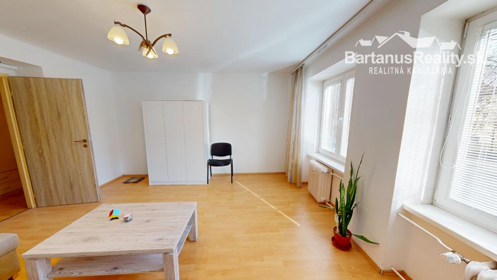 BartanusReality - Na predaj 2-izbový byt v Trenčíne na ul. 28.októbra.