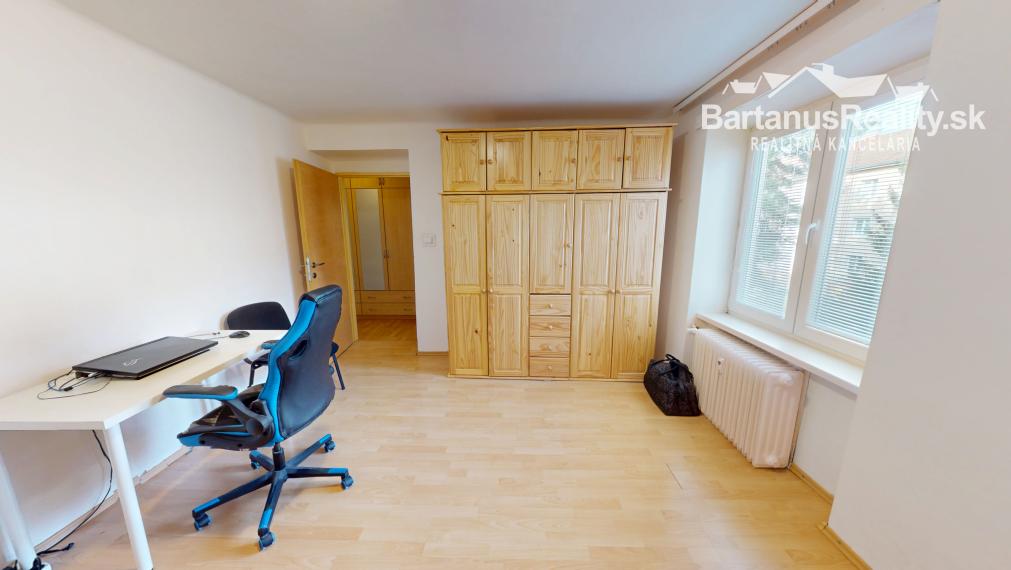 BartanusReality - Na predaj 2-izbový byt v Trenčíne na ul. 28.októbra.