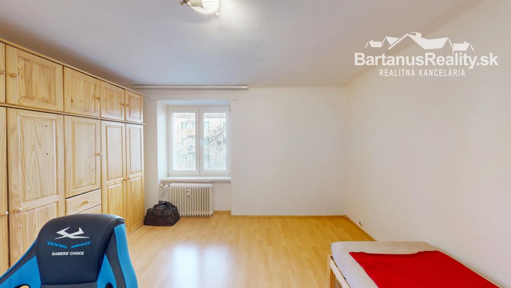 BartanusReality - Na predaj 2-izbový byt v Trenčíne na ul. 28.októbra.