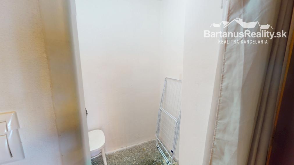 BartanusReality - Na predaj 2-izbový byt v Trenčíne na ul. 28.októbra.