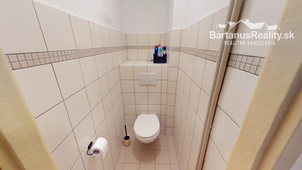 BartanusReality - Na predaj 2-izbový byt v Trenčíne na ul. 28.októbra.